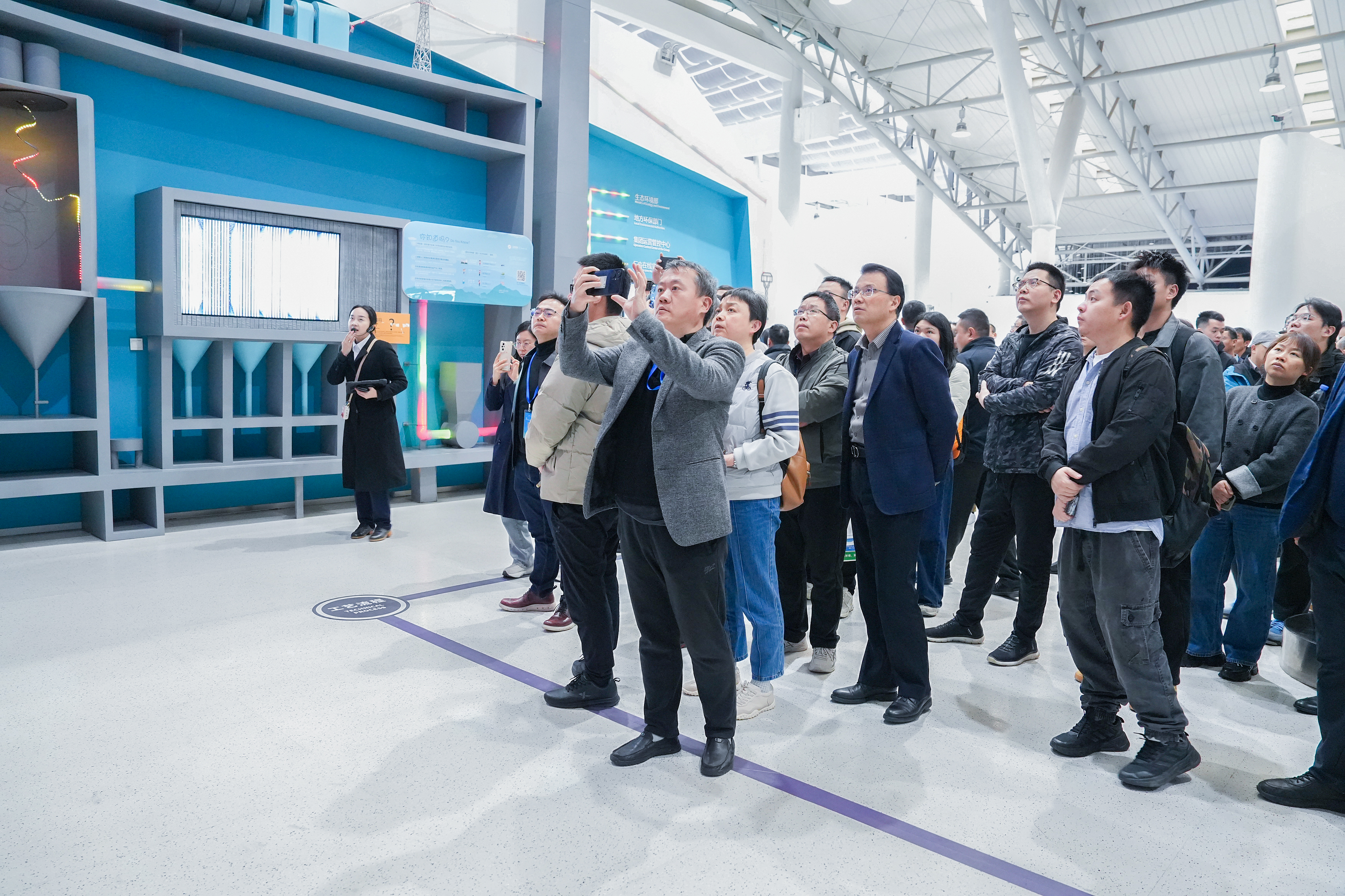 技術(shù)立企 實(shí)踐引航｜第六屆飛灰資源化大會(huì)嘉賓走進(jìn)三峰百果園公司，共探固廢發(fā)展新路徑